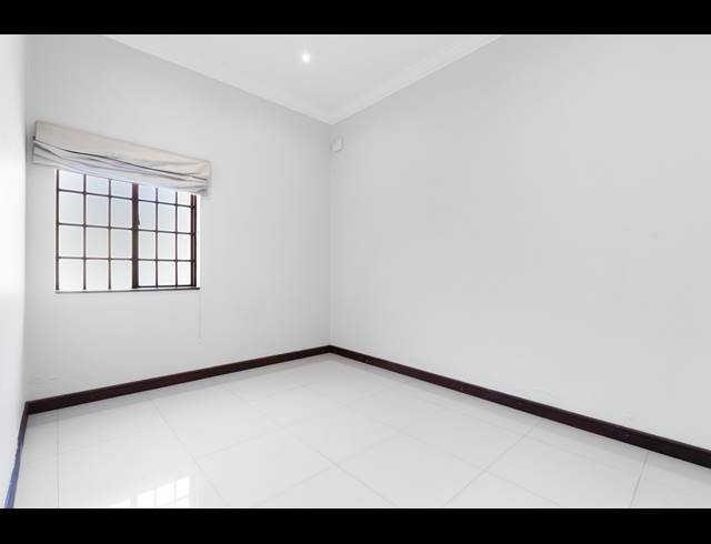 5 BEDROOM HOUSE FOR SALE IN BRYANSTON